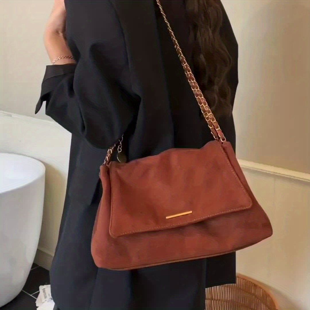 Elegant Shoulder Bag, Crescent Shape, Perfect Choice for Any occasion